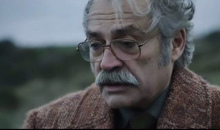 derinbirneffess's tweet image. "Neden norveç değiliz? demek yerine" iyi ki somali değiliz" dediğimiz için gelişemiyoruz. iyiyi örnek alacağımıza kötüden ibret alıp vicdanımızı rahatlatıyoruz. İşte bizi bu arabesk zihniyet tüketti"

Haluk Bilginer