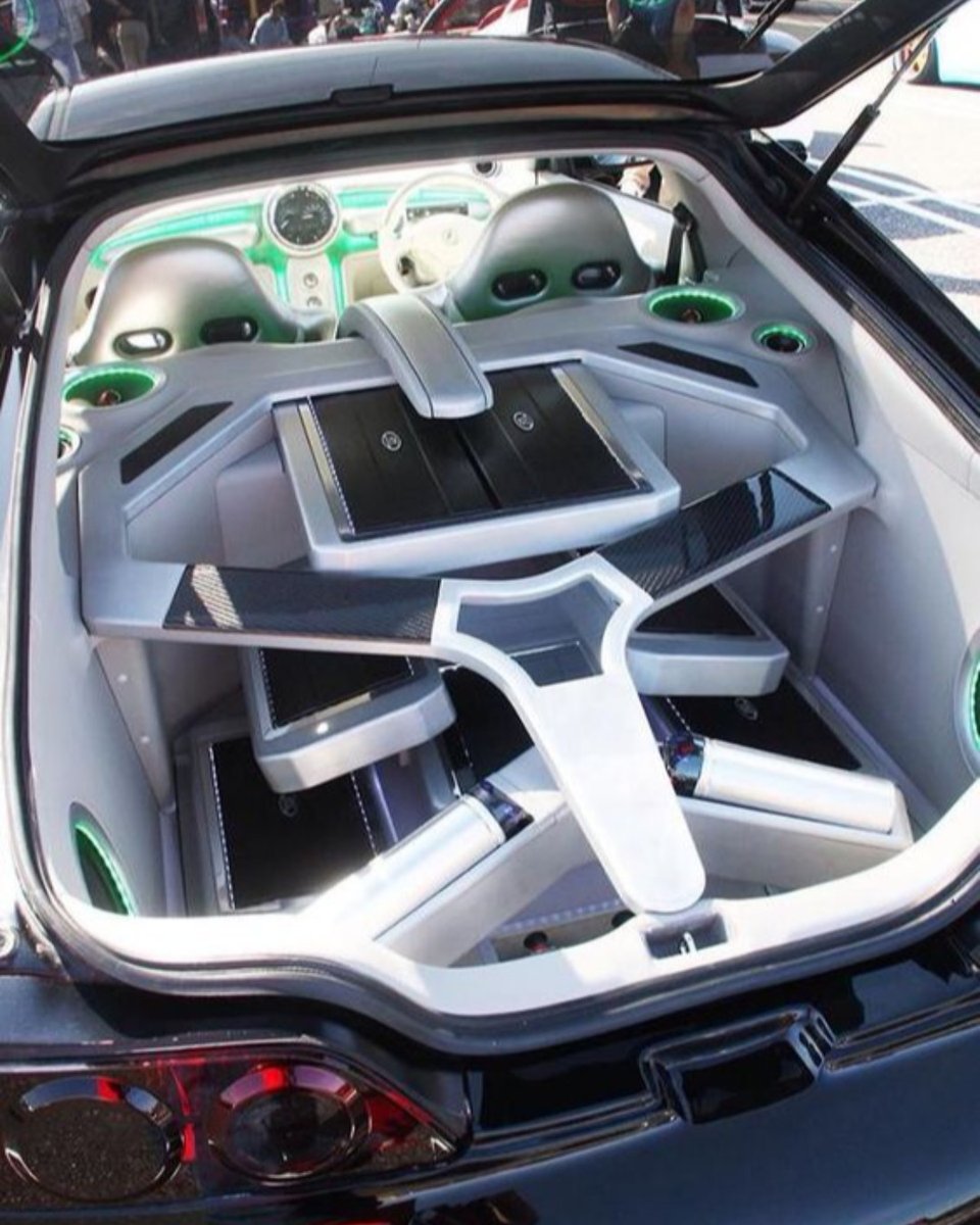 MTXAudio's tweet photo. Custom install or part of an antimatter engine? Just awesome to look at.
#custom #amprack #cleanlines #amplifier #MTXAudio https://t.co/Qtts1HxnSX