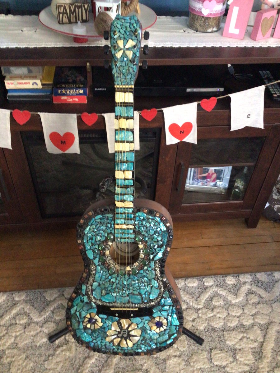 ******Price Reduction on all hand crafted guitars*****
  🎶🎶🎶🎶$25-$50🎶🎶🎶🎶🎶 
#music #handcrafted #antique

etsy.me/2E4ZsHb