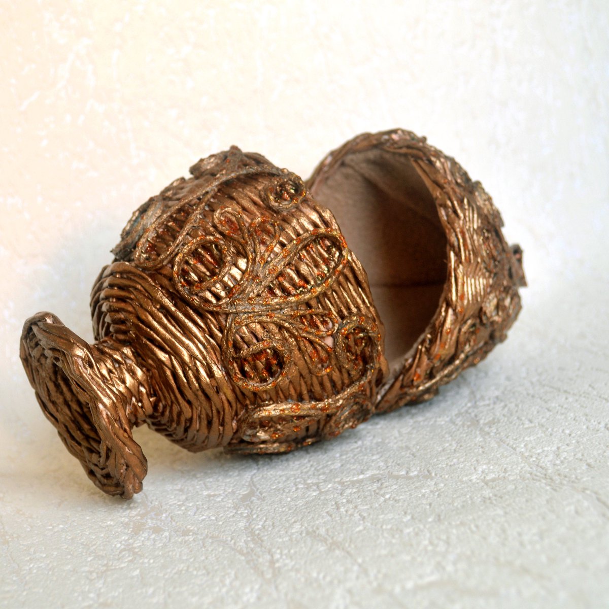 pools_ol's tweet photo. Wicker egg shaped box, small round lidded basket, casket jewelry box, 1st wedding anniversary gift for her  #wickeregg #eggshapedbox #smallroundbasket #liddedbasket #casketjewelrybox https://t.co/Nftu4ZotGF