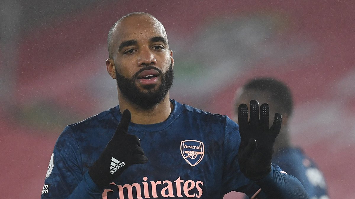 sadat_deejay's tweet photo. @lacazette he has to score tonight https://t.co/PBsfSK37go