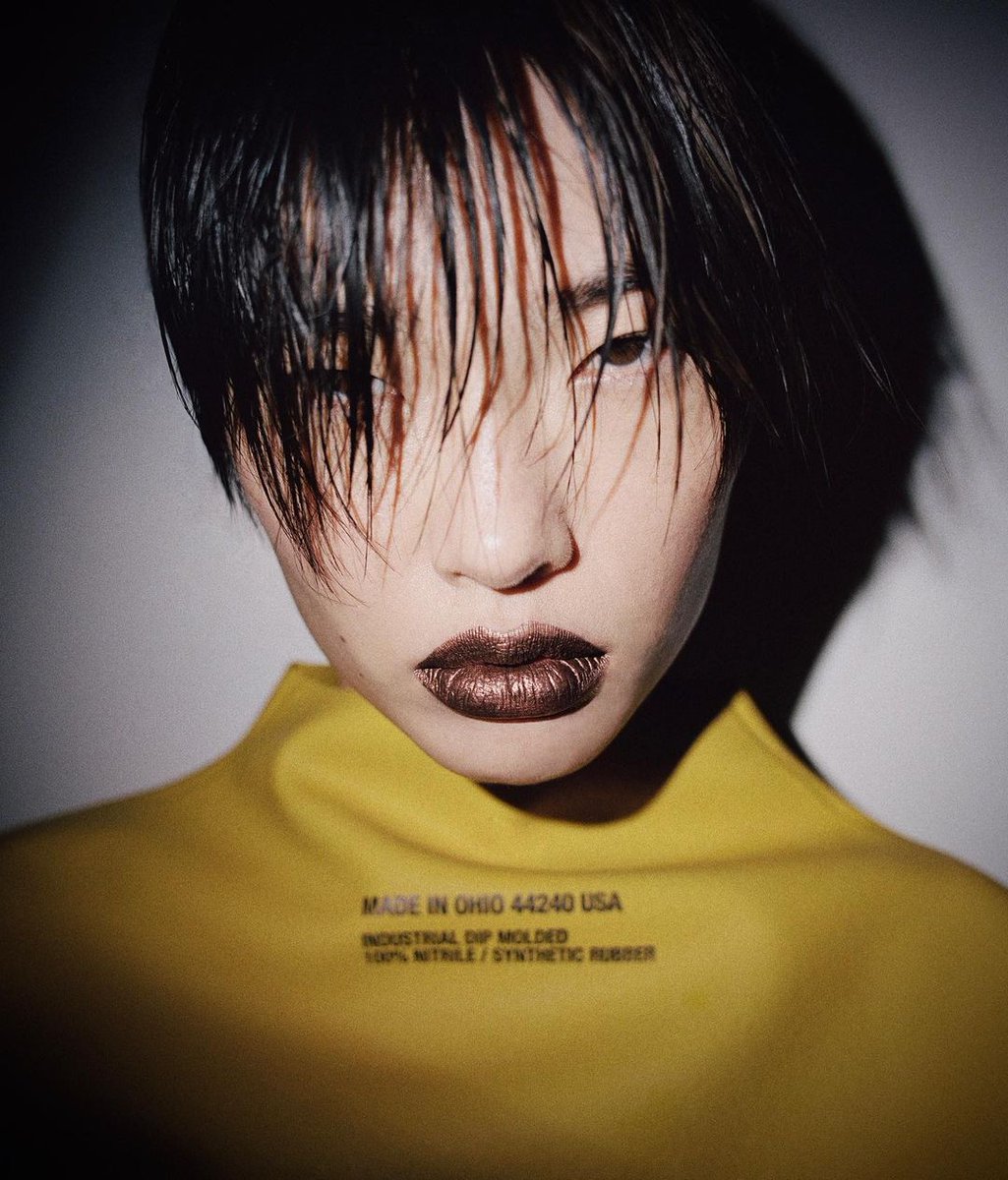 ToodBeauty's tweet image. Let your 👄 do the talking with Brow Color Cream in #InnerOuter 

@wennmew with a copper pout by makeup artist @jezzhill 
#TooDBeauty