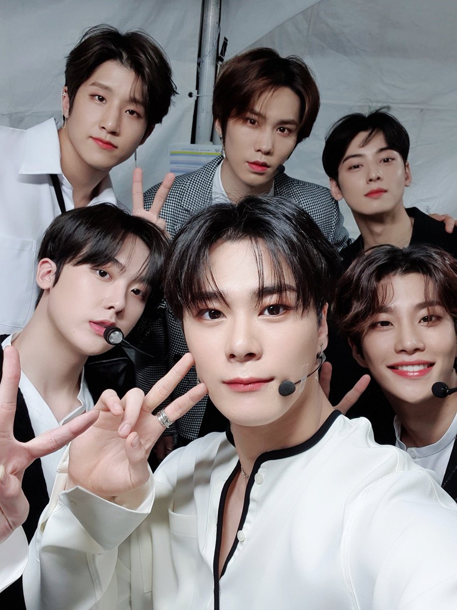 🐥Inmyworld tweet media