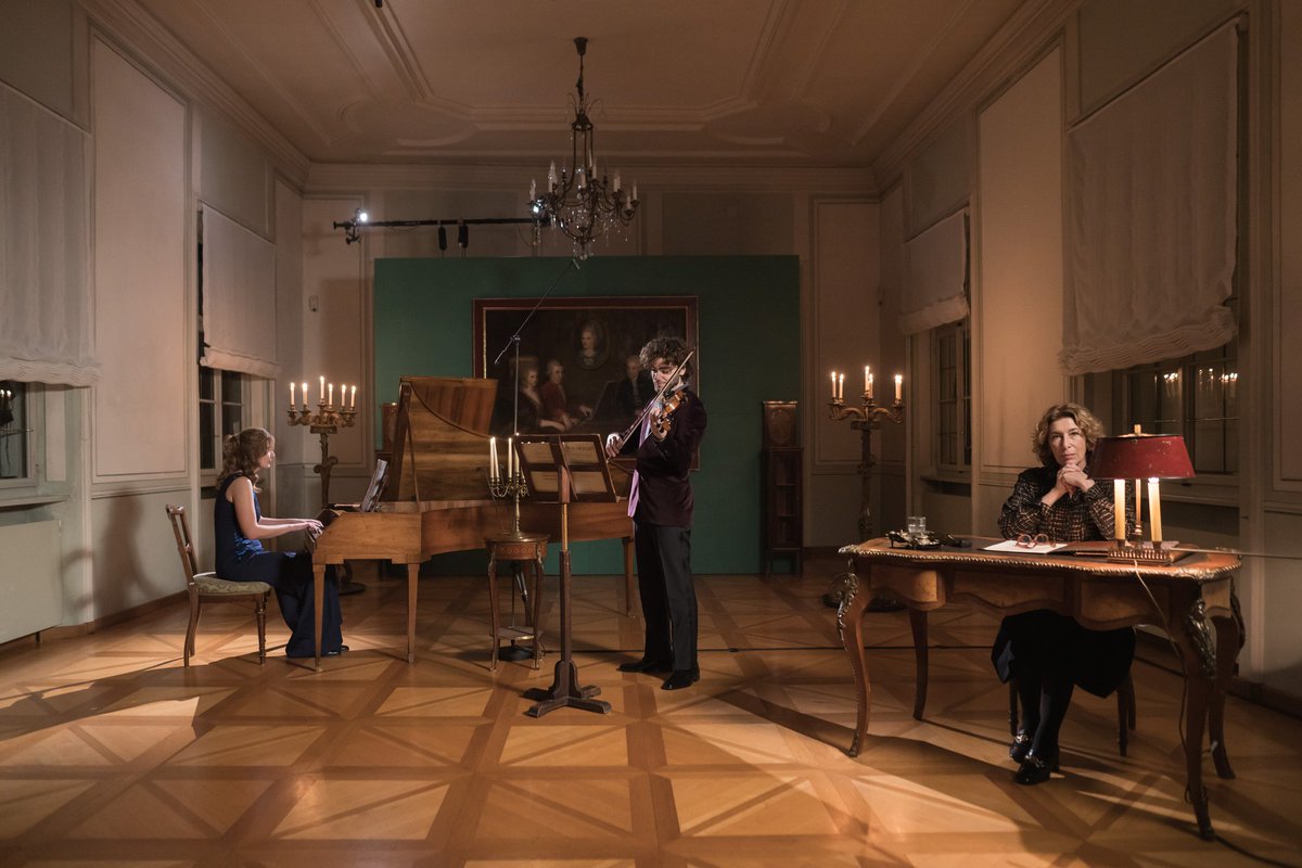 RolandoVillazon's tweet image. A preview of #LettersAndMusic with actress #AdeleNeuhauser reading Mozart's letters to his sister, with musical accompaniment by Emmanuel Tjeknavorian and #MarieSophieHauzel.

Available today at 18h CET on @myfidelio_at (Germany, Austria, and Switzerland): klassik.myfidelio.at/digitale-mozar…