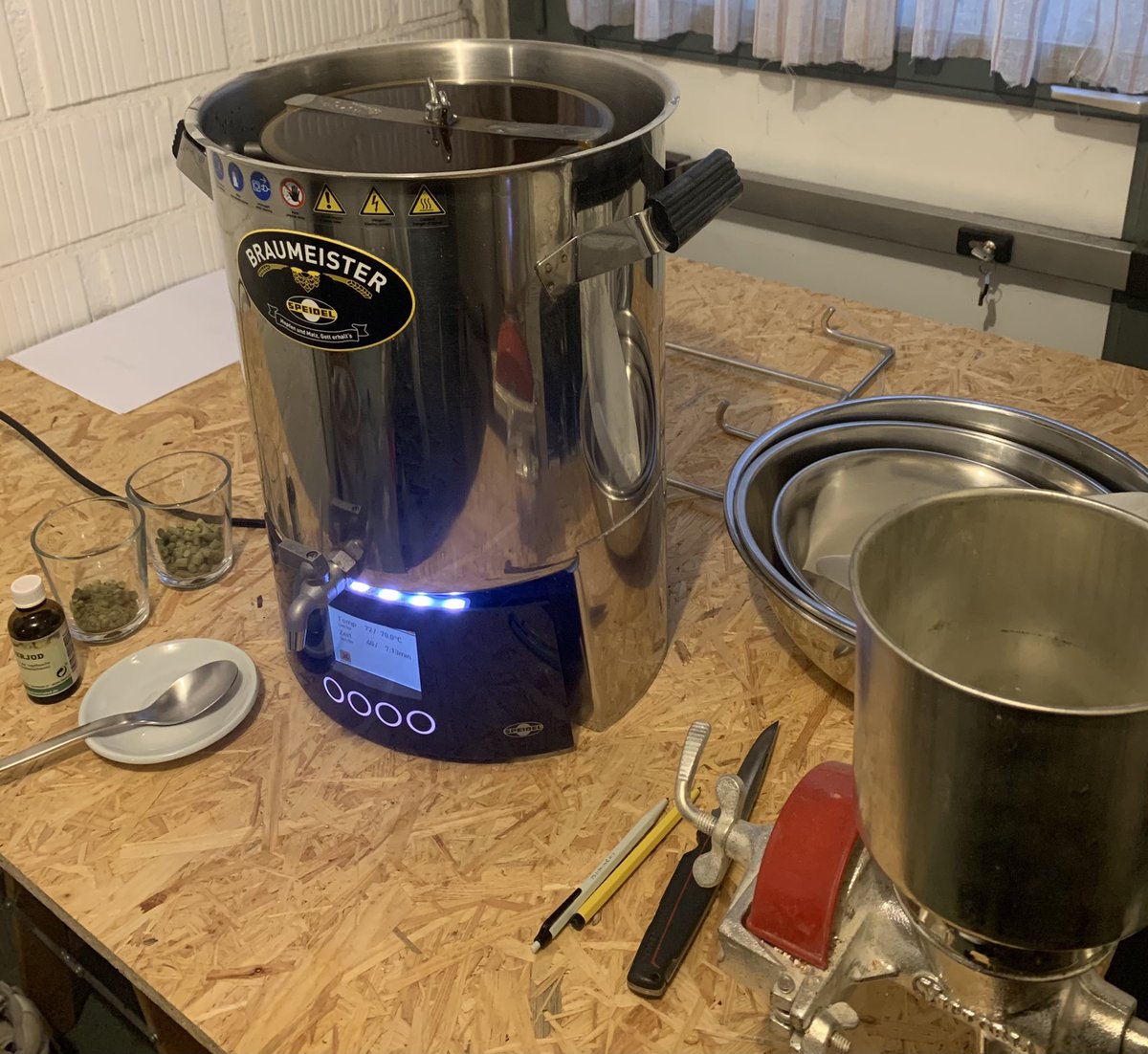 MassimiD's tweet photo. such rainy days are ideal for brewing your own craft beer. this time the choice fell on irish red ale, cheers 🍻 https://t.co/kwn29whidY