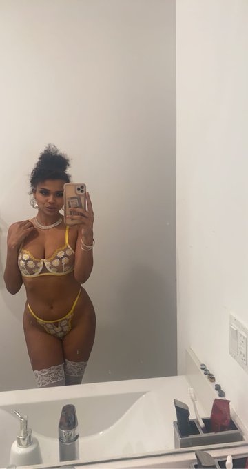 Free 30-Day Trials to my 0nlyfans for the 24hrs!  c;    https://t.co/aNUVSRdJyk https://t.co/UPiiLv4