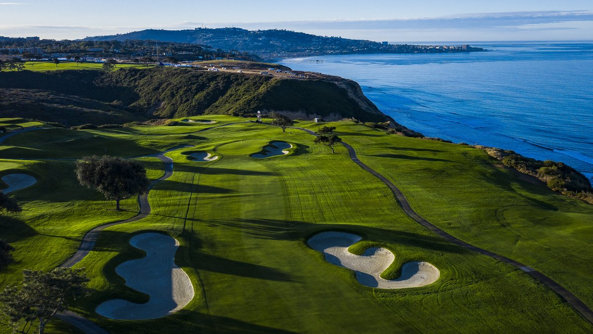 PGATOUR's tweet image. Torrey Pines looking fine. 😍