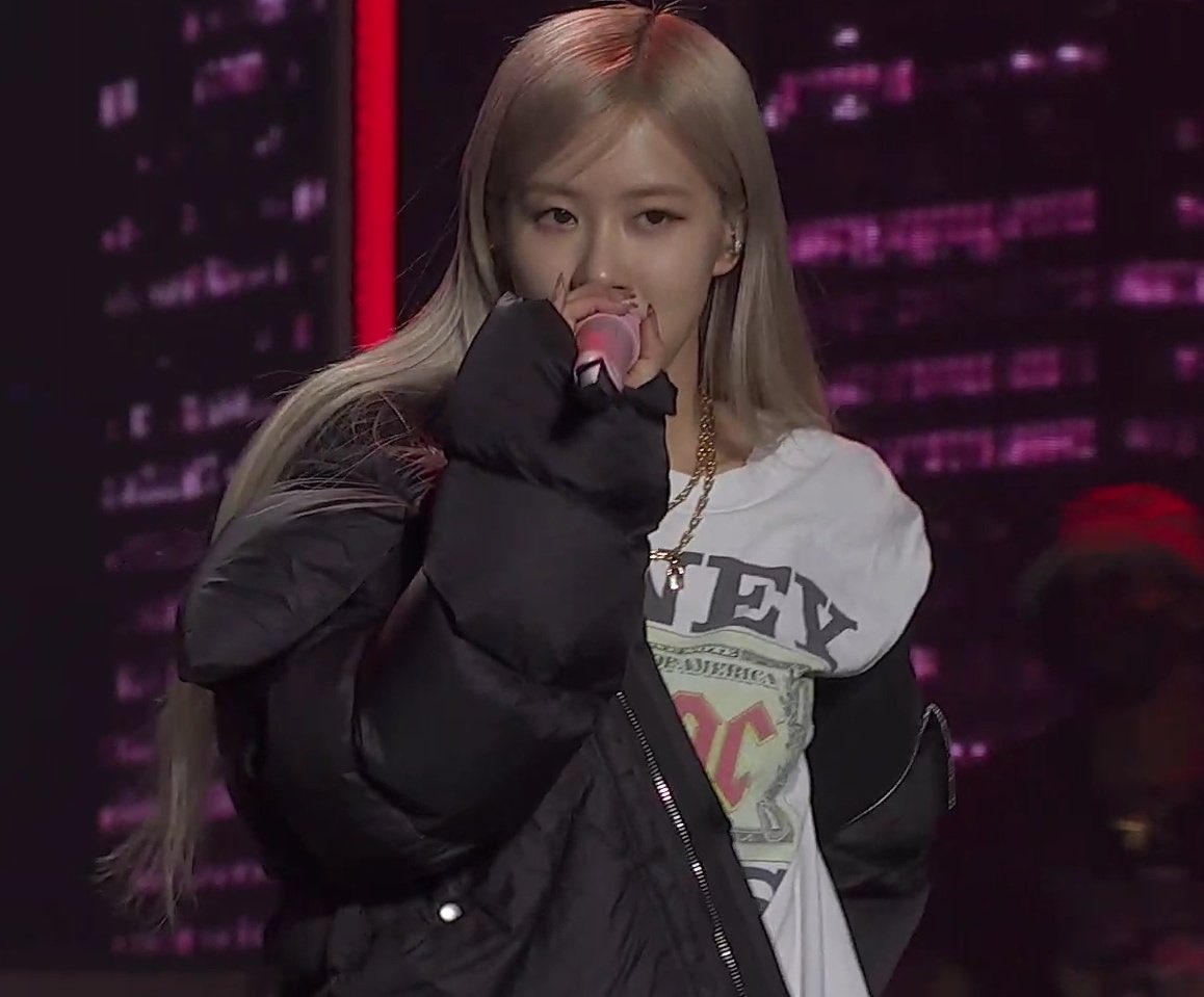 Amonrat96400042's tweet photo. บางทีก็หล่อไปนะเราอ่ะอ๊ายเขินนนพิ่เซ่พิ่ยิด☺☺🤤🤤🤤#Chaelisa
#SOUNDCHECK_THESHOW https://t.co/Pn7fLqxO0z