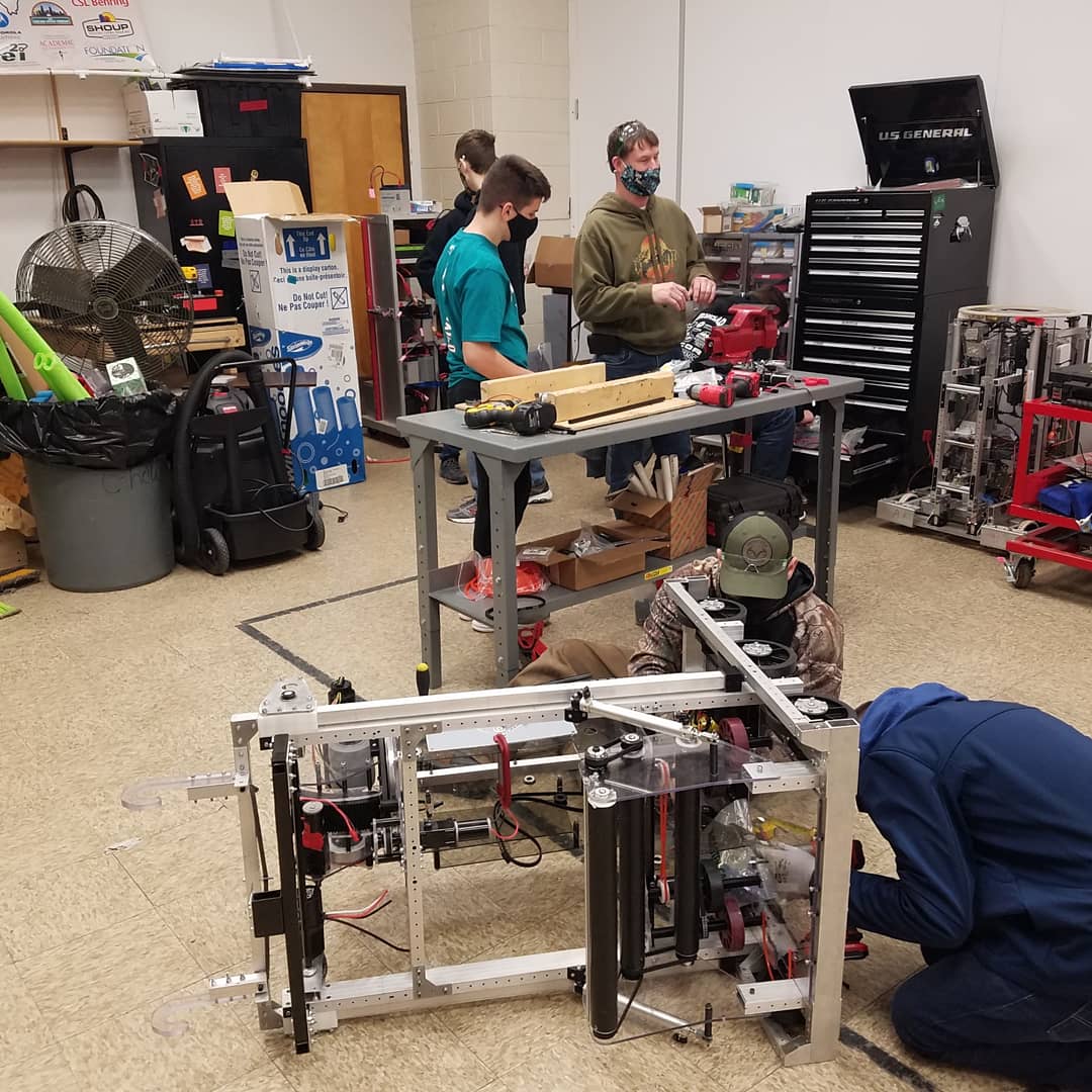 RobotsKan's tweet photo. Robot construction, bumper making, electrical configuration and motion profiling on hand today for Ironclad Robotics! https://t.co/pdApNyPfv3