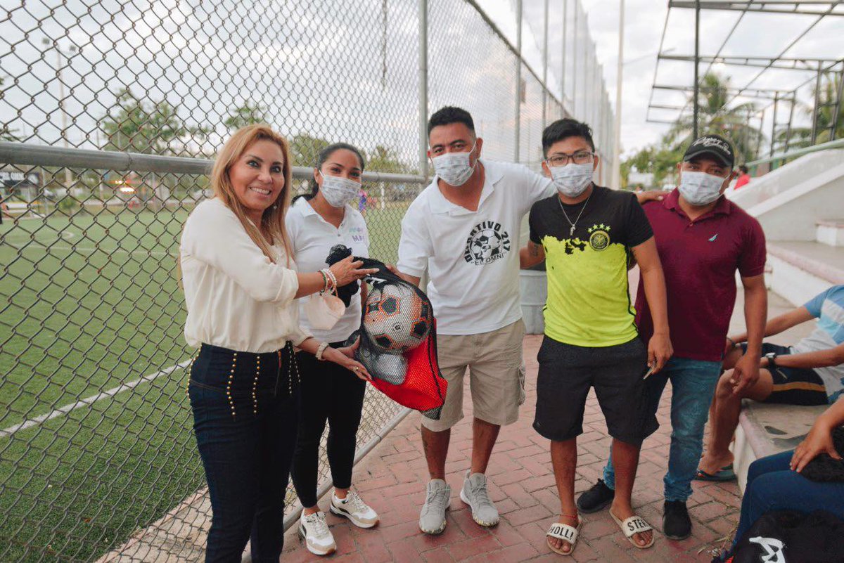El deporte es un pilar de la sociedad que tiene todo mi apoyo. #CeciliaLoría ⚽️