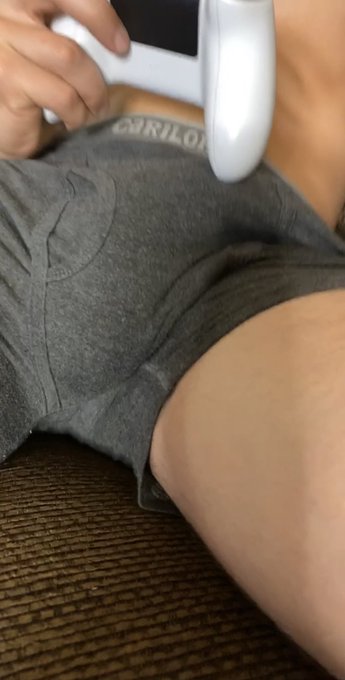 I like when the Controller Vibrates on my Tip 🍆 https://t.co/rvXtjemN3f