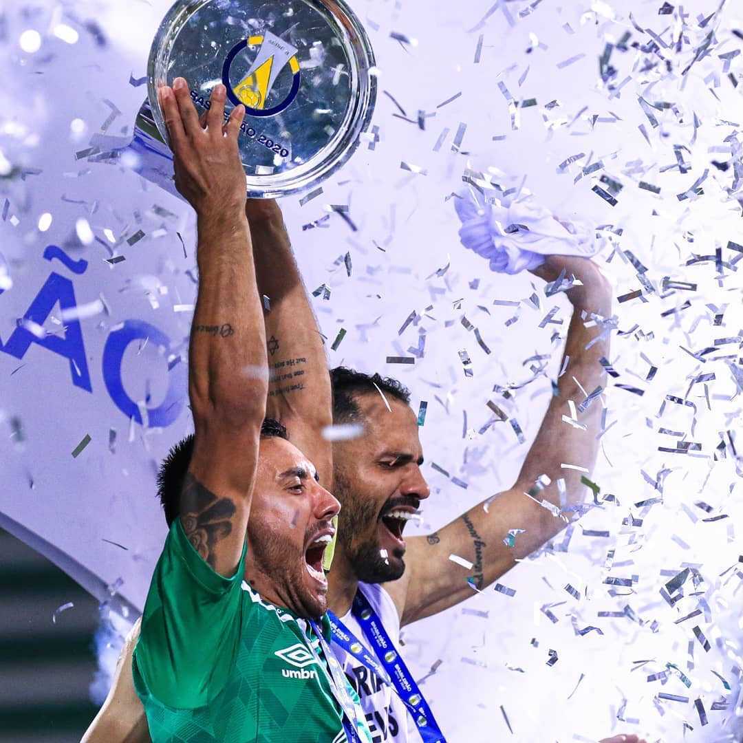 FOXSoccer's tweet photo. In 2016, Alan Ruschel was one of three players who survived the Chapecoense plane crash that killed 71 people.

Friday night, a 98th-minute Panenka penalty helped them clinch the Serie B title in Brazil on goal difference.

Ruschel captained the team and lifted the trophy. 💚🙏 https://t.co/Dj7zS91iSW