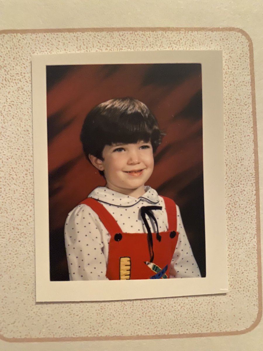 mswaters_'s tweet photo. While completing report cards this weekend I was feeling nostalgic and decided to pull out my kinder report card! Remember when report cards were hand written!? #1994 #flashback https://t.co/qmRnaS5Fwi
