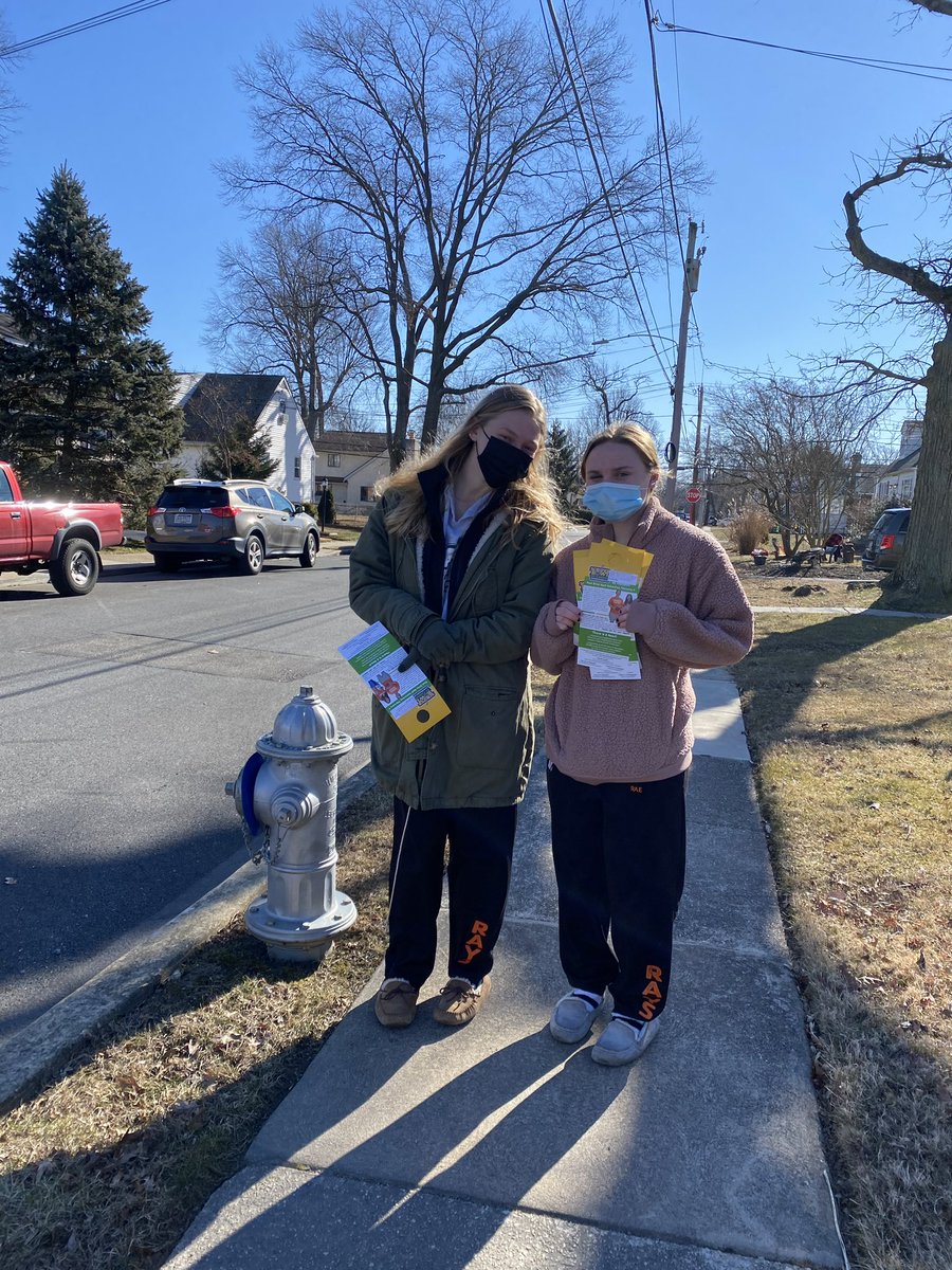 Took some time today for a little community service. We delivered flyers for the Delaware County Super Bowl of caring. #communityservice  #givingbackfeelsgood  #superbowlofcaring 
For more info visit 
covumc.com/page/509