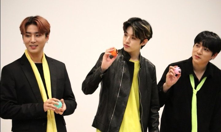 Let’s start with them all looking clueless and confused yet still working that black and yellow combo outfits