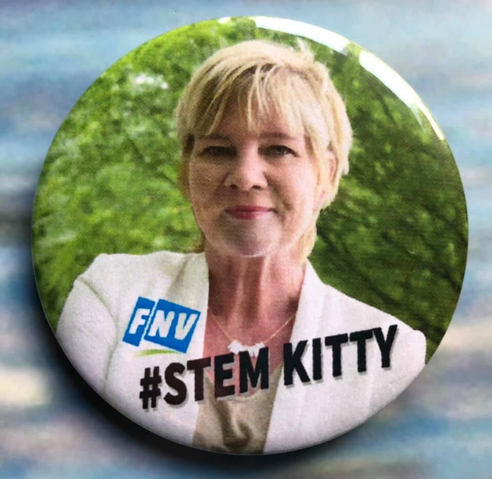 Van 4 februari t/m 9 maart 2021 kun je als <a href="/FNV/">FNV</a>-lid je stem uitbrengen en bepalen wie het boegbeeld van de grootste vakbond van Nederland wordt.
Stem op Kitty Jong voor een activistische, gedreven en zichtbare voorzitter! 👊🏻👊🏽👊

RT=❤️❤️❤️

#StemKitty
#FNV #vakbond <a href="/FNVVrouw/">FNV VROUW</a>