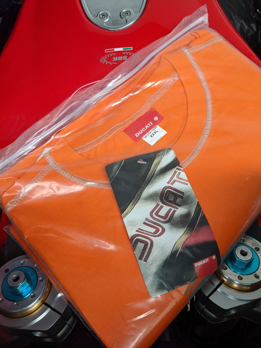 mototingle's tweet photo. *COMPETITION TWEET*

RE-Tweet and I'll pick a winner 23-Jan-2021 9pm UK time

Genuine Ducati Tee in XXXL

Yes, this is for the larger boys n girls but if your a slim Jim, you can fit two in the tee and cuddle-up as it's cold. Just a thought

Re-Tweet to win this superb Ducat Tee! https://t.co/rzvpYFsL3z
