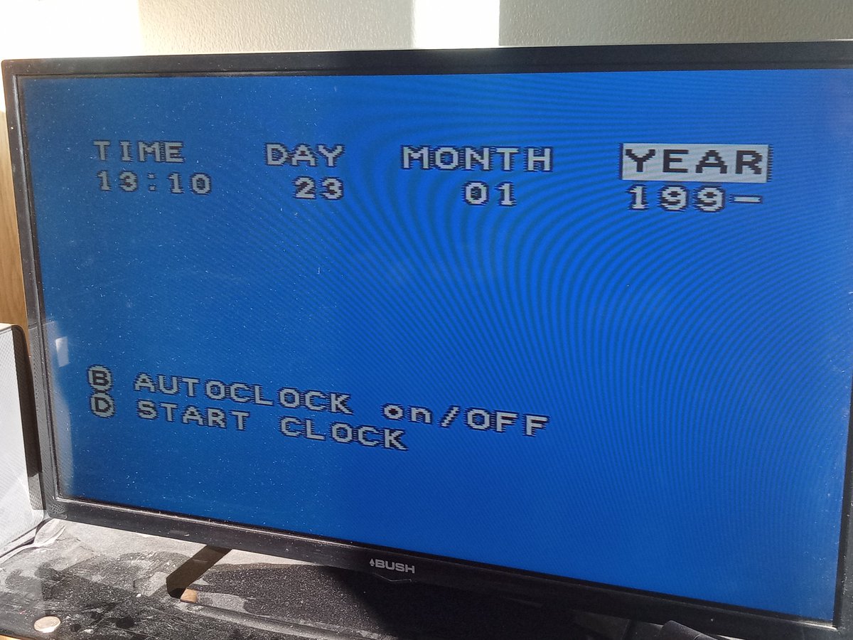 DrummerFromFife's tweet image. I&apos;m watching a video from @cinemassacre about Y2K survival VHS tapes. There&apos;s a section about technology resetting on December 31st 1999. That reminded me that I&apos;ve been unable to set my VCR&apos;s clock for 21 years. Damn you, so-called modern technology 😀

#Screenwave