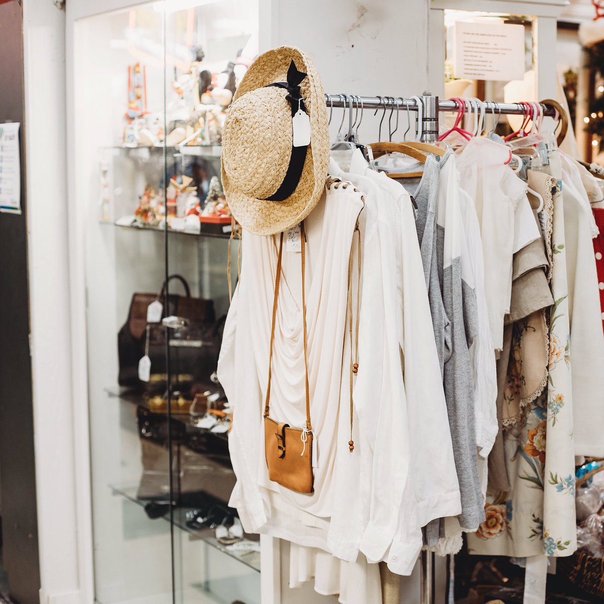 Antique_Trove's tweet photo. I’ll just be over here perusing these racks 😍
~
~dealer 1023 #antiquetrove #antiquetroveroseville #shoproseville #antique #vintage #fashion https://t.co/mn7OB65Pre