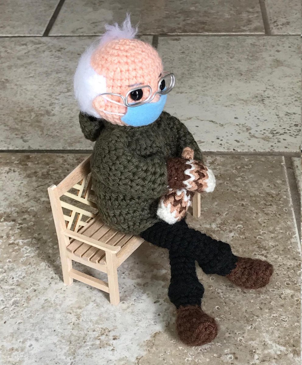 creapills's tweet photo. Fan de crochet, elle crée une adorable peluche de Bernie Sanders avec ses moufles

Plus d'infos : https://t.co/XlaLEWyeao https://t.co/Kk1eDOLMKb