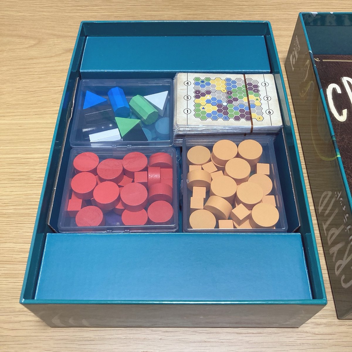 Amy これもかなりジャストフィットだな 眺めてにまにま W クリプティッド ボードゲーム ボドゲ収納 100均 ダイソー ボドゲコンポーネント収納