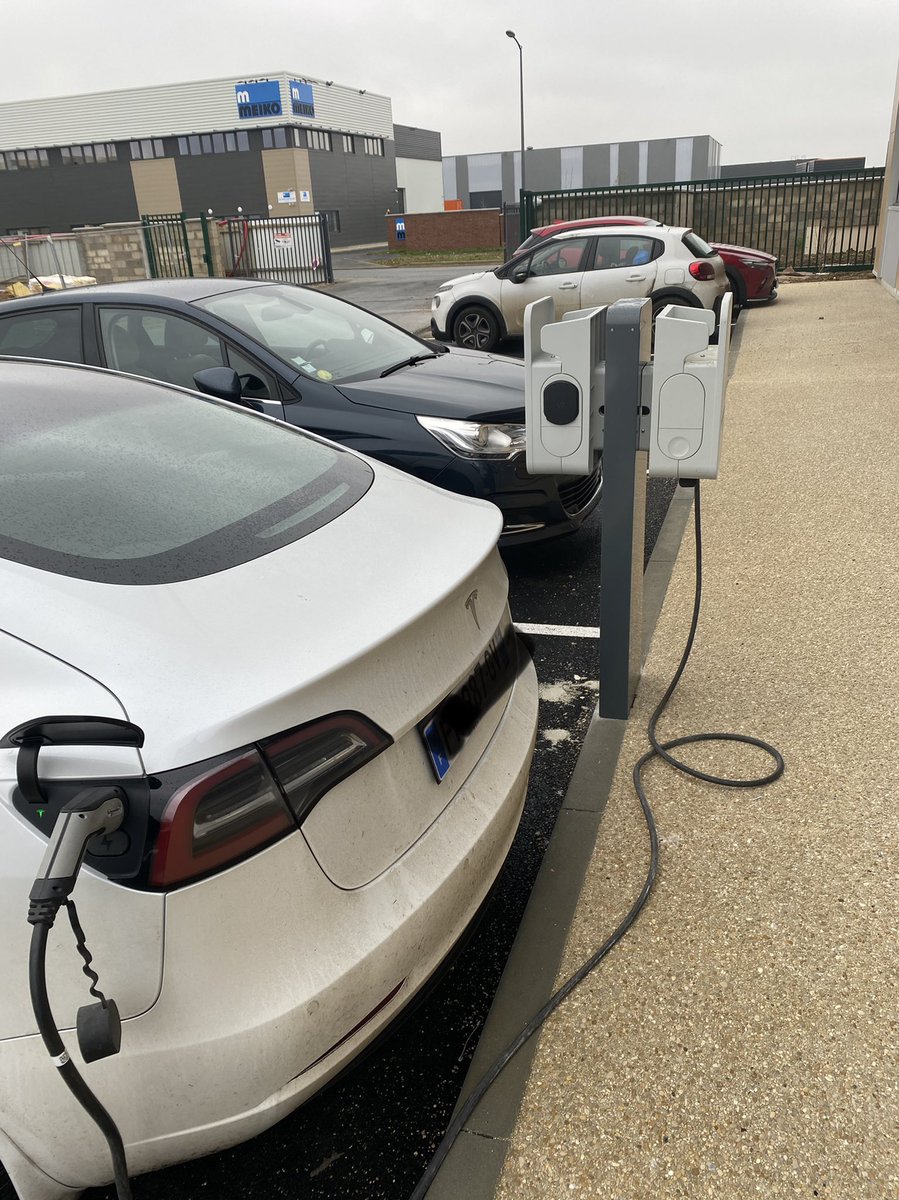 ALLCHARGETECH's tweet image. Installation de borne de recharge 2x22kw @Integraphone