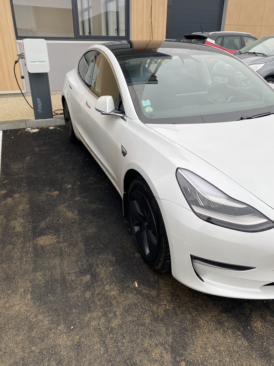 ALLCHARGETECH's tweet image. Installation de borne de recharge 2x22kw @Integraphone