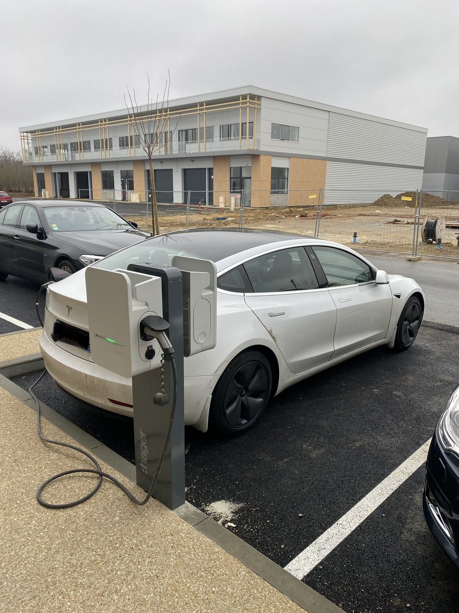 ALLCHARGETECH's tweet image. Installation de borne de recharge 2x22kw @Integraphone