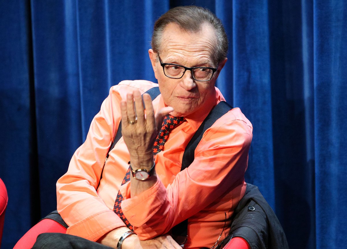 Neva_Show's tweet photo. Умер легендарный телеведущий ЛАРРИ КИНГ

#ЛарриКинг #LarryKing #NevaShow #НеваШоу https://t.co/sr88hruo27
