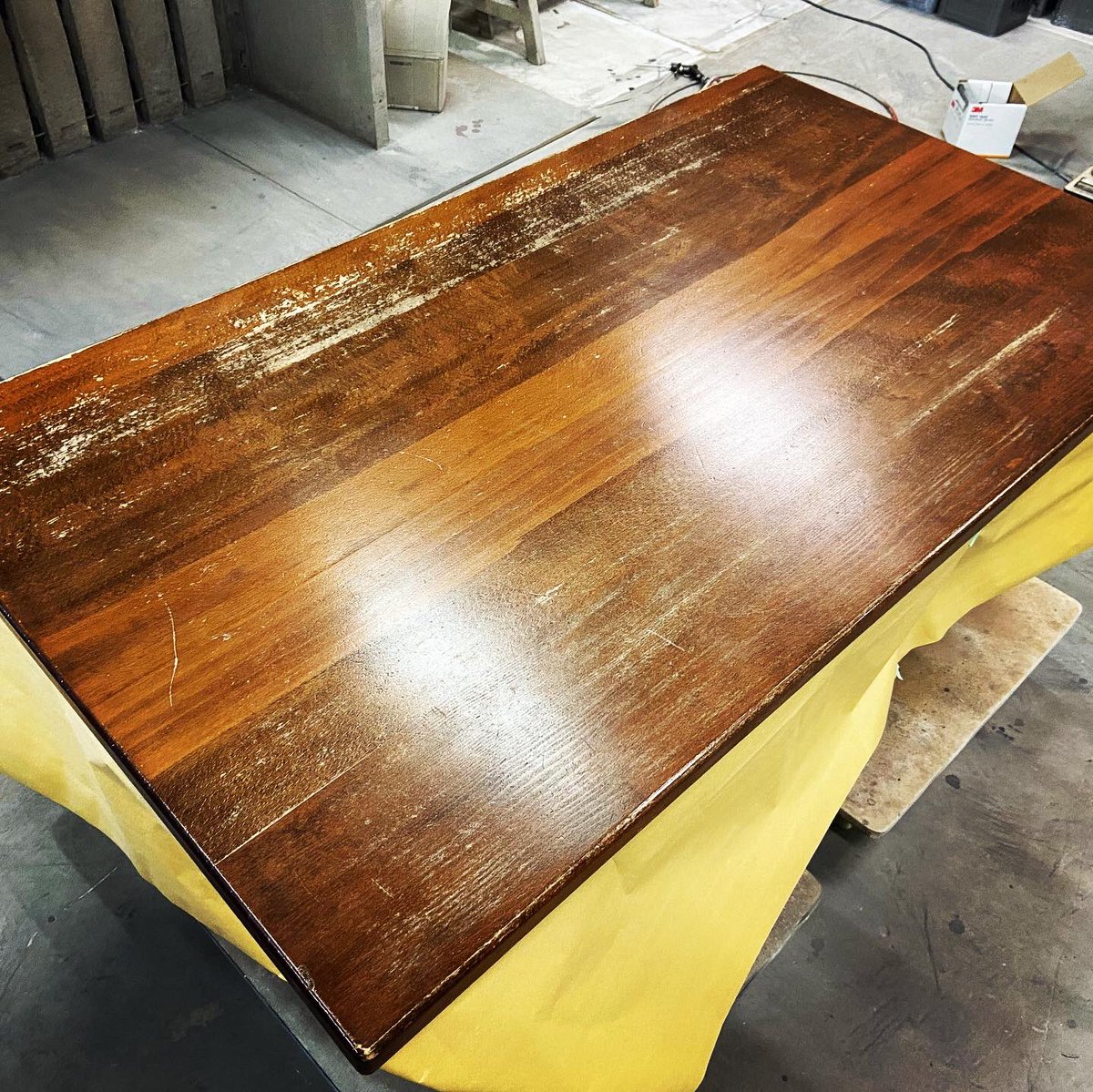 Hiroshi Honma 杢和 Kiwa 工房 En Twitter 塗替え前と塗替え後 木製家具の塗替え 杢和工房 川越市 家具塗替え 家具塗装 家具 テーブル塗替え テーブル塗装