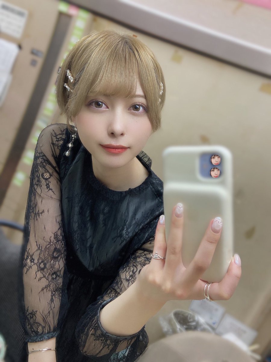 letsgohasimamee's tweet photo. 間違い探しみたいになってる https://t.co/05Z6RVwdWX