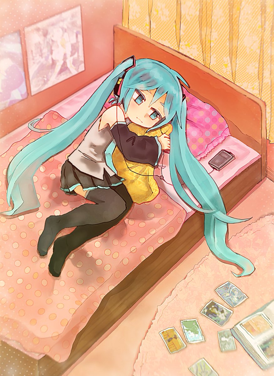 初音ミク 「メガ39はルームなくてお部屋に入ってほしくない年頃なんかなとか思いましたね… 」|やすらかEXのイラスト