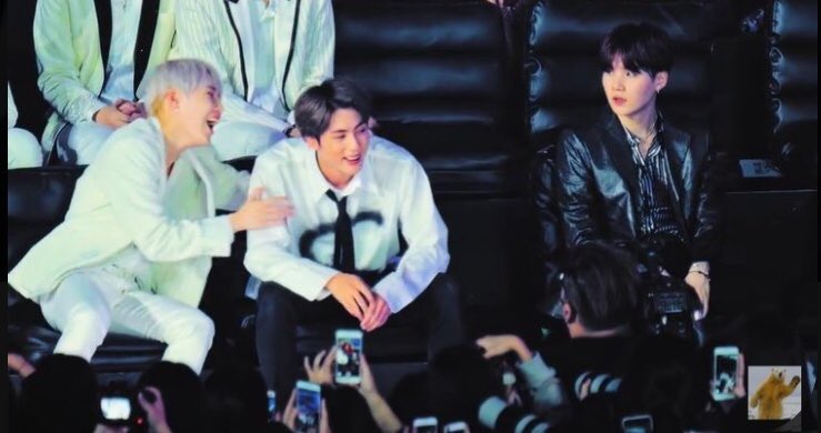 AND THIS ICONIC YOONJIN PHOTO SEQUENCE