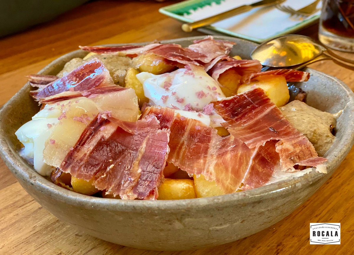 GrupoPDCLaRaza's tweet photo. ¡Mirad qué rico! 😋
Son las clásicas #PatatasconHuevoyJamón pero al estilo #ROCALA 💥
¡Vente a #comer y no te vayas sin probarlas!
Reserva mesa en https://t.co/TZgghMkya9 #restaurantesSevilla #comerenSevilla #gastronomía #sevillahoy #GrupoLaRaza https://t.co/O4kfhI2kjE