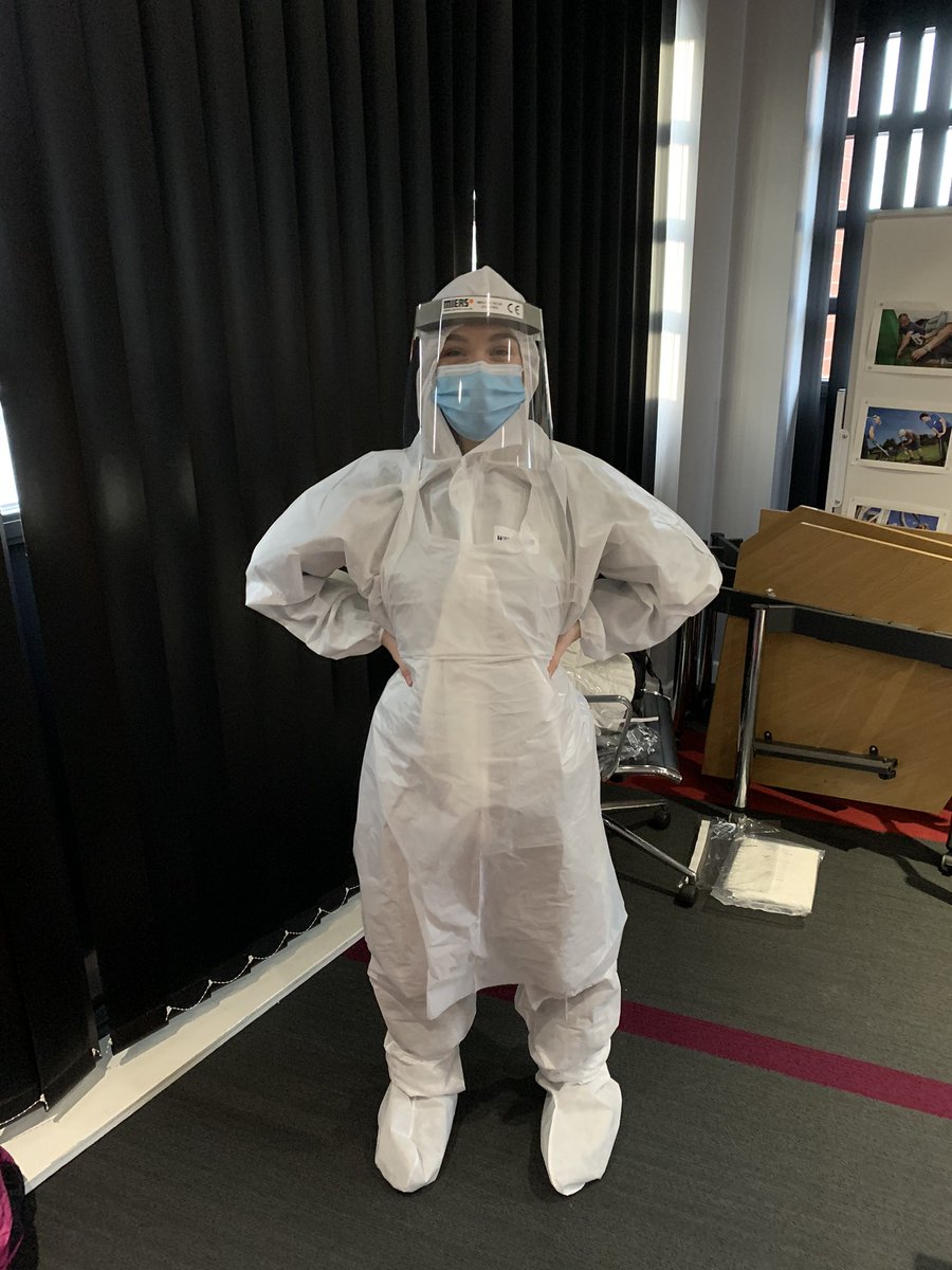 EmilyWyman13's tweet photo. Vaccination day for the outreach shelters! @paigepiehall @josh9786 @LMSSOnline @UoLmedicine https://t.co/qjYUp8l95w