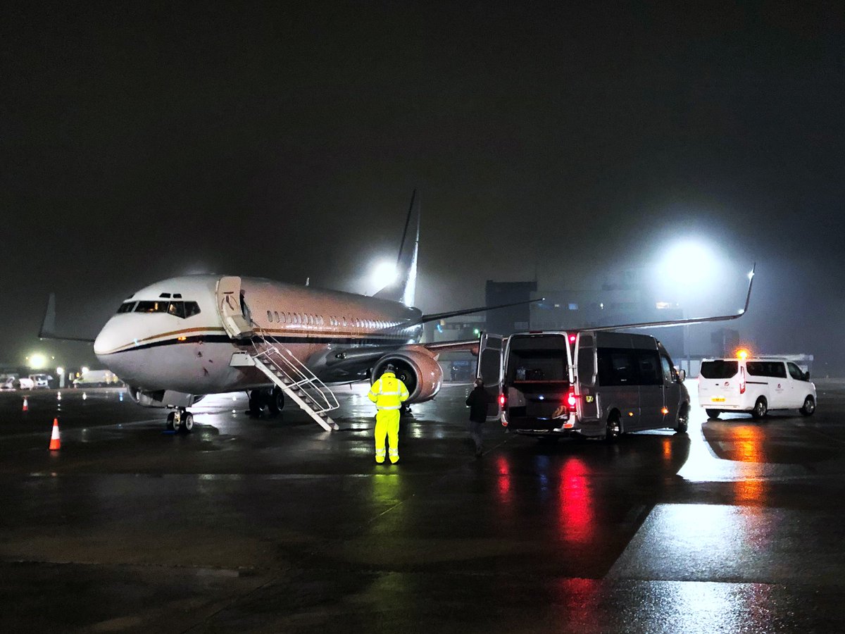 US Military Boeing 737-700 (C-40) during a visit last week. 😍🏴󠁧󠁢󠁷󠁬󠁳󠁿

#Boeing #B737 #C40 #Military #GlobalTrekAviation #FuelStop #TechStop #TripSupport #JetA1 #CardiffAirport #CWL #EGFF #VisitWales #CharterBroker #transatlantic #Military #FBO #ExecutiveAviation #Aviation #FerryPilot