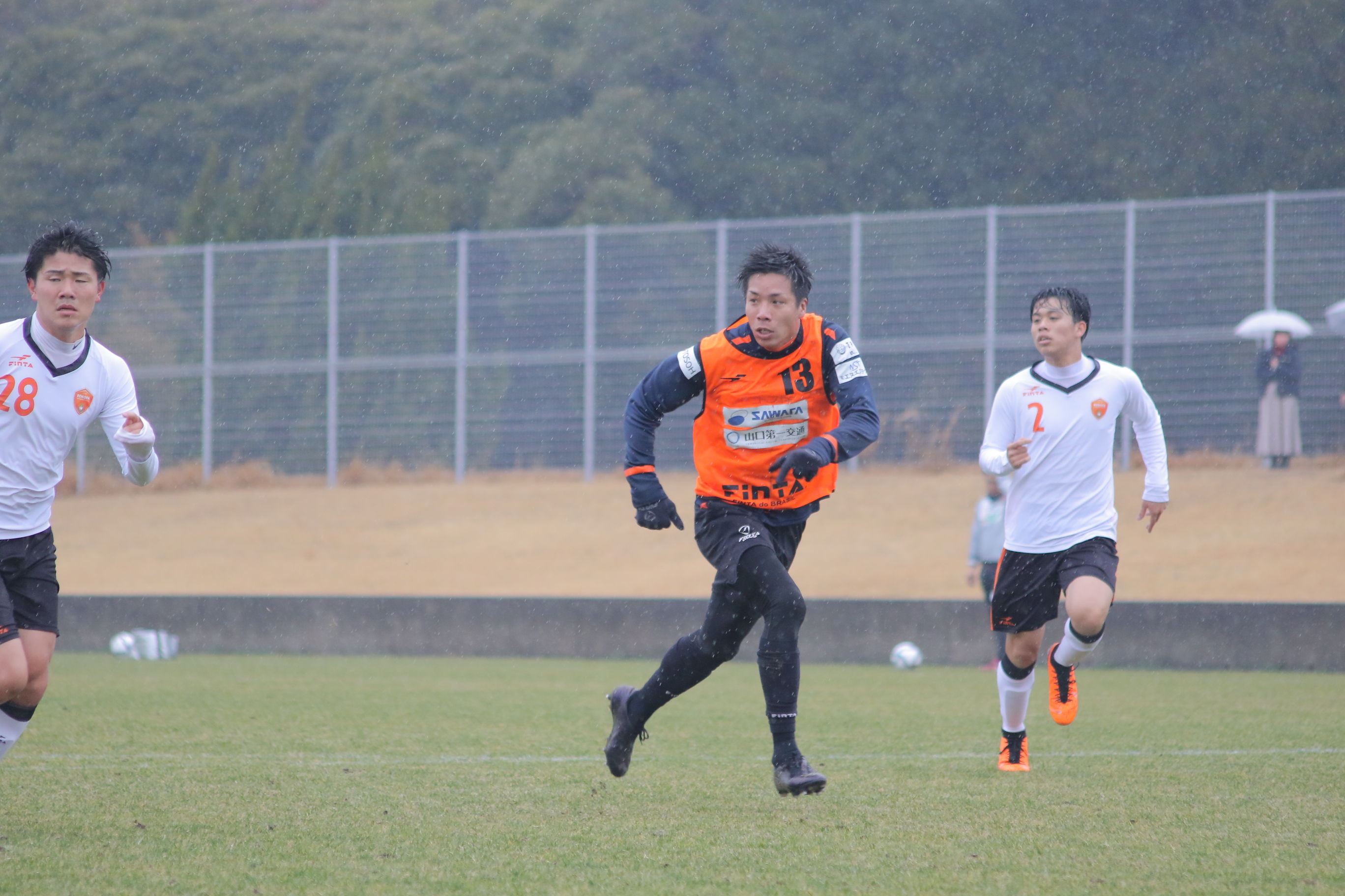 レノファ山口ｆｃ 今日は初の実践形式のトレーニング レノファ山口u 18と試合を行い 結果は4 0 得点者 岸田 浮田 河野 高木 で勝利しました 今日で第２クールも終了 チームは明日から２日間オフとなります Renofa レノファ T Co