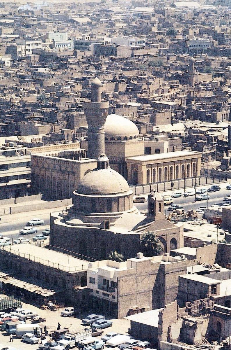 جامع الخلفاء و كنيسة الاقباط
٧٠ سنة بين الصورتين
شنو الي تغير برأيكم؟