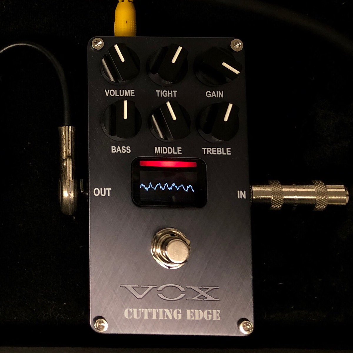 Rich_guitarist's tweet photo. 今 取り掛かってる仕事用(録音用)のエフェクターボード
ArcherはバッファーアンプとしてオーディオI/Fに入る前に。Cutting AdgeとRADERはアンプシミュレータとして・・・
#vox #cuttingadge #jrad #archer #korg #pitchblack #mooer #rader #guyatone #ac105 #powersupply #pedalboard https://t.co/946TMkUvDw