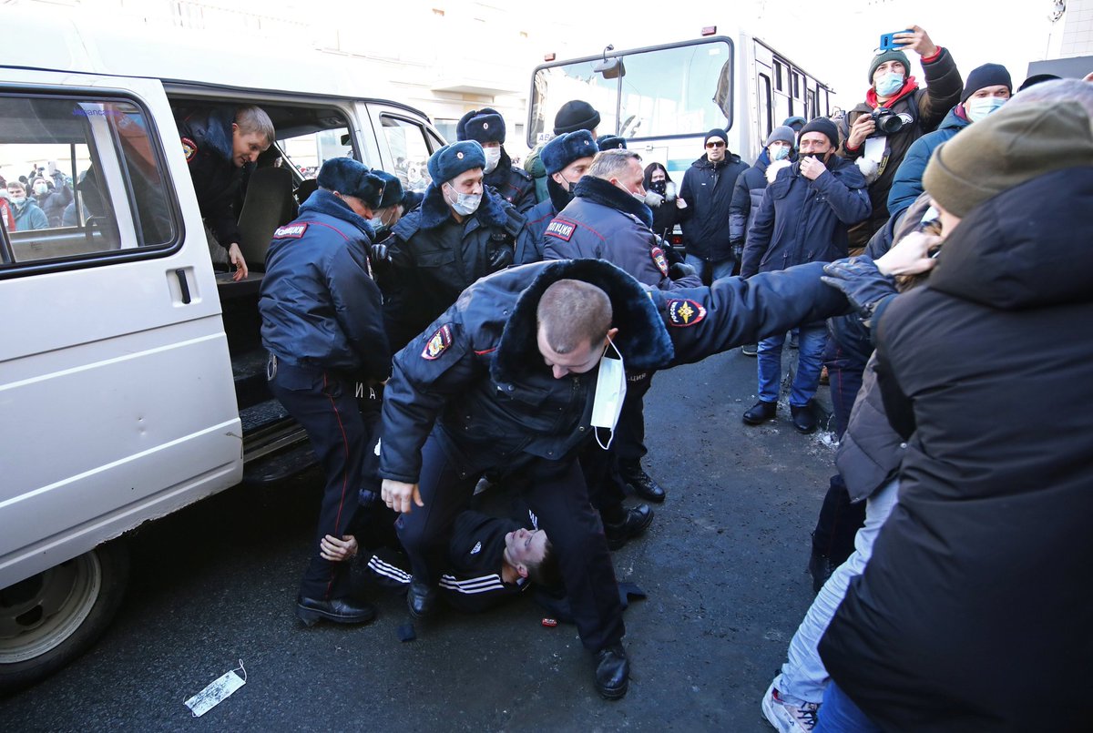 Навальный причина ареста. Протесты в Москве 23 января 2021. Митинги в России 2021 Навальный. Митинг 23 января 2021 задержания. Задержание на митинге в Москве.