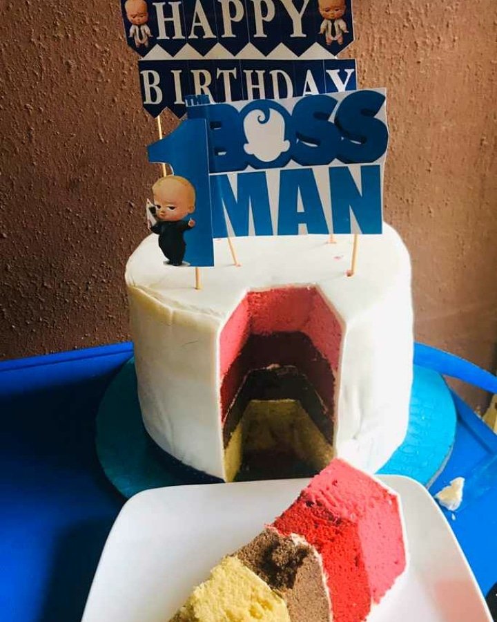 DrealChuchu's tweet photo. Whats you flavor??
Get a chance to get a free box of cupcake when you order for a cake.
Grab this offer while it last๐
#cakesinlagos #bellanaijaweddings #trending #cakehouse #weddingguest #cakelovers #birthdaycakes #birthday #partycakes #cakeeating #healthylifestyle #highway https://t.co/wWdO3cPttM