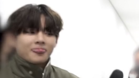 tetesgallery's tweet photo. he’s so cute 😭 https://t.co/3qFxVRHi2Z