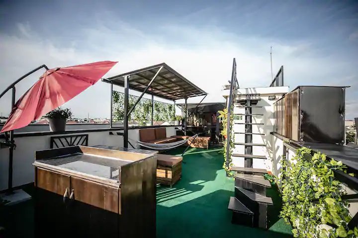 Not sure what the fuss is really about? or still in doubt ? These are five quick reasons why you should book a Casa Nomads home for that staycation. Issa thread 