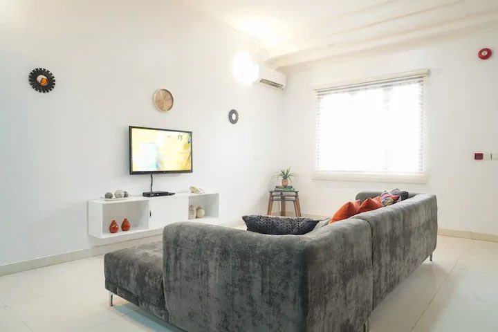 Not sure what the fuss is really about? or still in doubt ? These are five quick reasons why you should book a Casa Nomads home for that staycation. Issa thread 