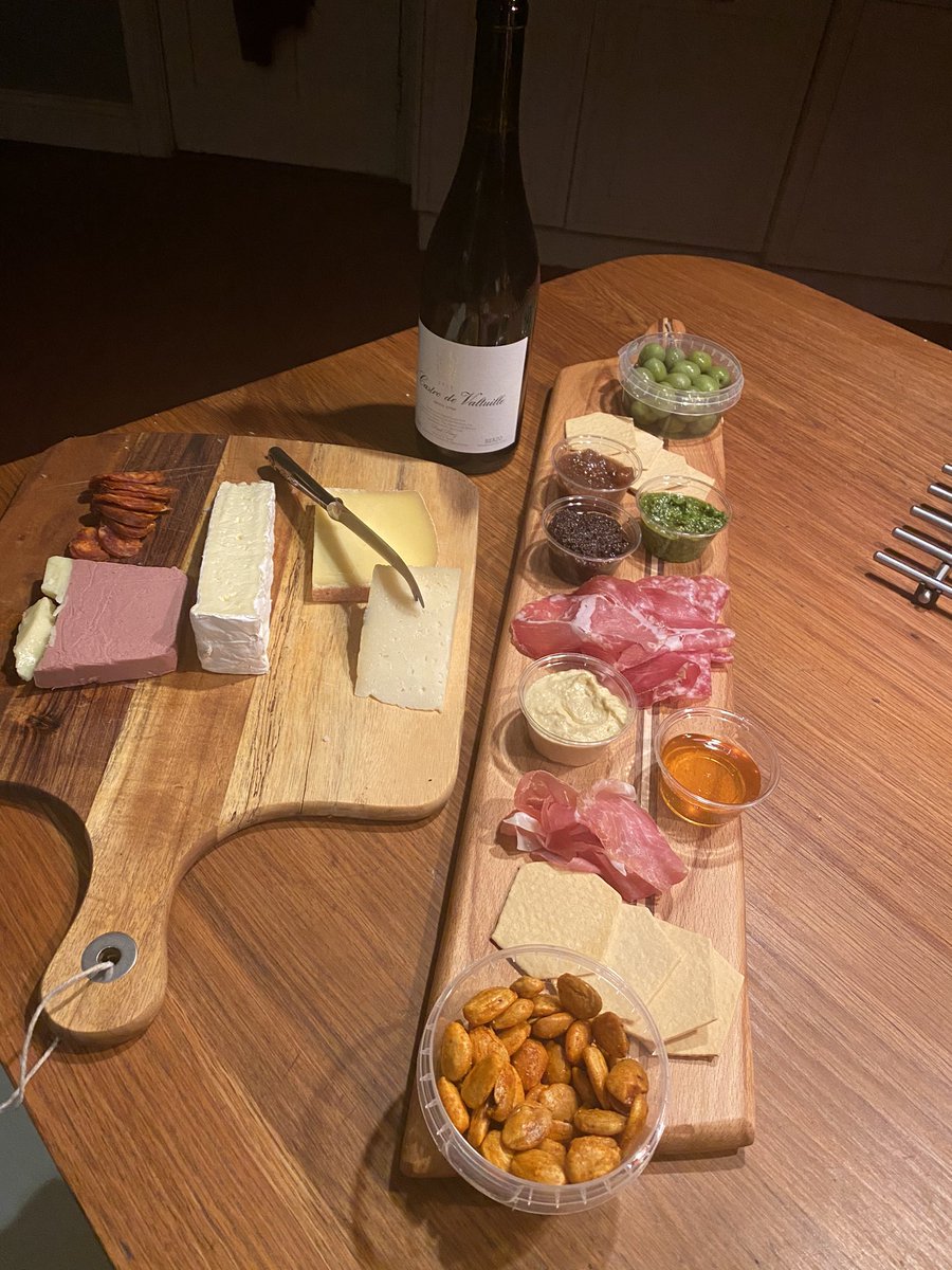 Padraicino's tweet photo. We loved our #FeastBox from @GreenManWines1 - full of delectable savory treats, a wonderful red & great value https://t.co/dSU7mJBd4K