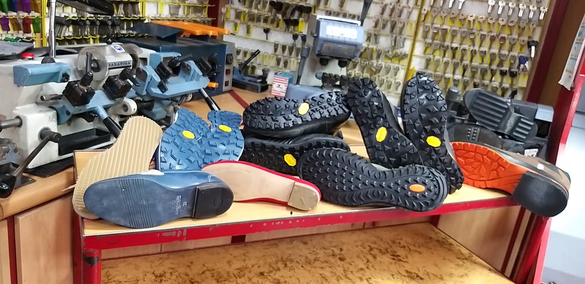 CastillaZapa's tweet image. 👞👠 Hoy vendrán nuestros clientes a buscar todos estos trabajos,  gracias por confiar en nosotros!!! 🥰