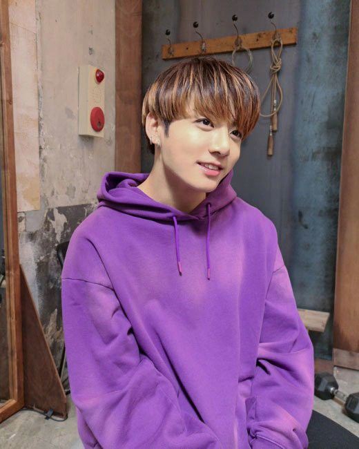 𝐈𝐭'𝐬 '𝐉𝐞𝐨𝐧 𝐉𝐮𝐧𝐠𝐤𝐨𝐨𝐤'𝐬 𝐃𝐮𝐚𝐥𝐢𝐭𝐲                   - 𝐚 𝐧𝐞𝐞𝐝𝐞𝐝 𝐭𝐡𝐫𝐞𝐚𝐝'