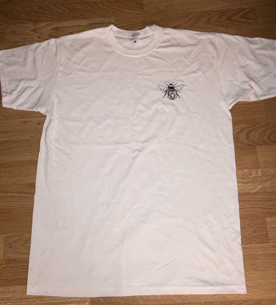 ListenUpMusic_'s tweet photo. Competition! 🟡⚫️🟡⚫️🟡

Following this week’s podcast featuring @RosellasBand here is your chance to win a tee and original demo cd! 

To enter all you need to to is follow @RosellasBand @ListenUpMusic_ and retweet!! 

Winner announced 8pm Sunday https://t.co/xDut5MaeCh