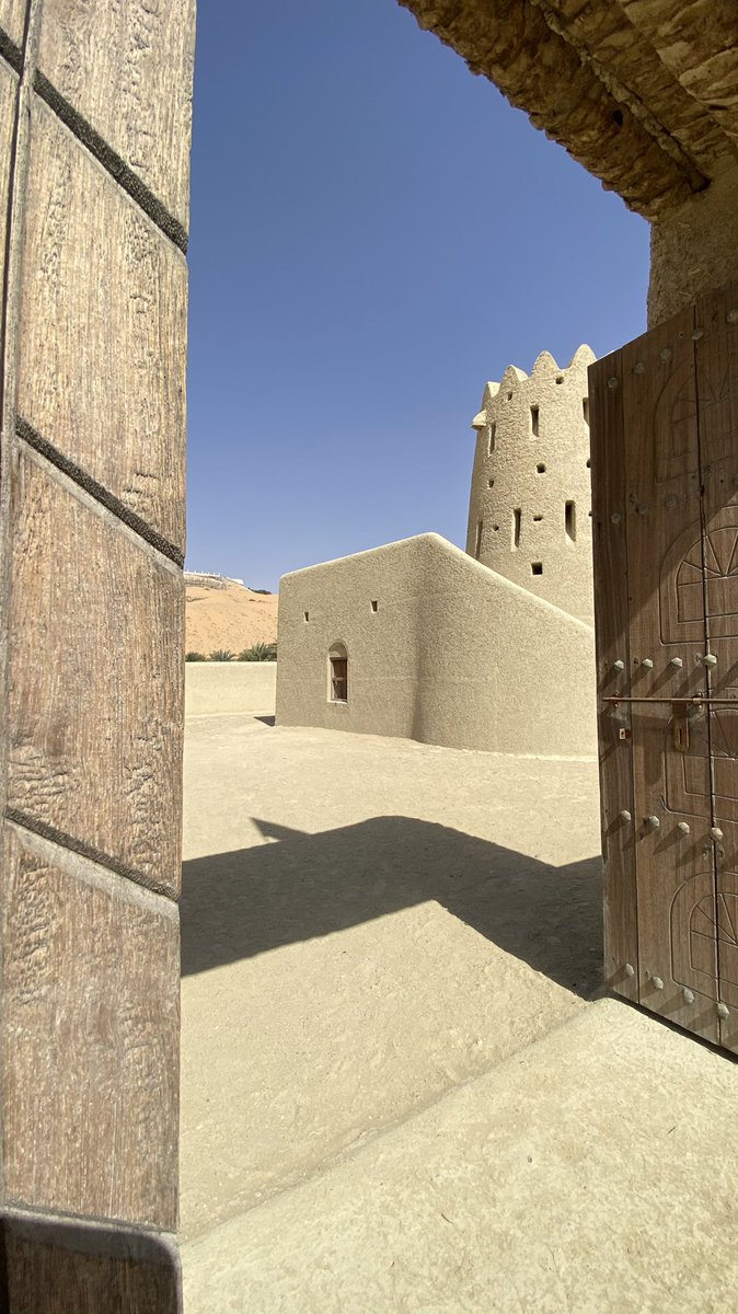 ikalthooma's tweet photo. قلعة موقب في مدينة ليوا #أجمل_شتاء_في_العالم #استكشف_ابوظبي #أبوظبي #WorldCoolestWinterChallenge #abudhabi https://t.co/8niR5OV64C