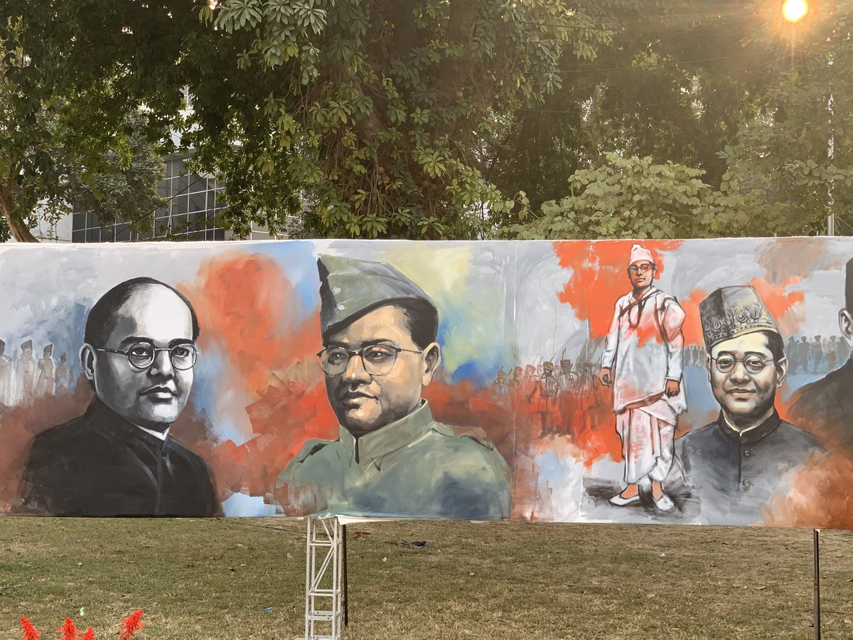 PMOIndia's tweet photo. At Kolkata’s National Library, a unique tribute is being paid to Netaji Subhas Bose on #ParakramDivas, through beautiful art. https://t.co/Mytasoq2n6